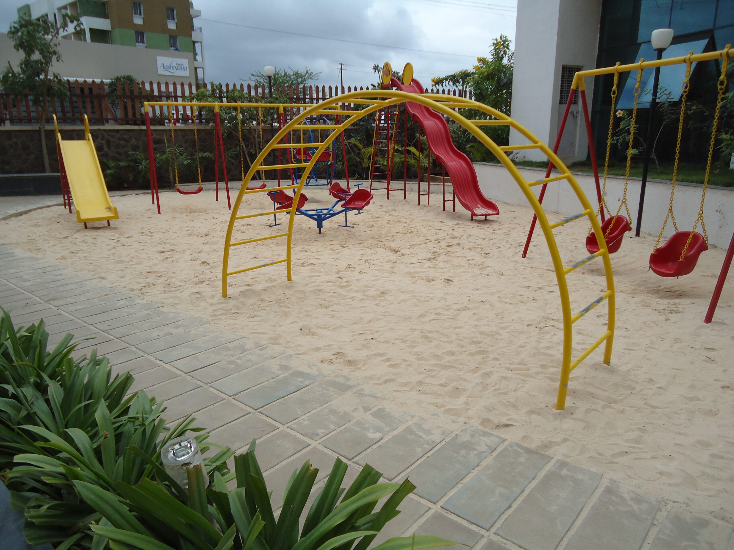 C 511 - Yellow Rainbow Climber