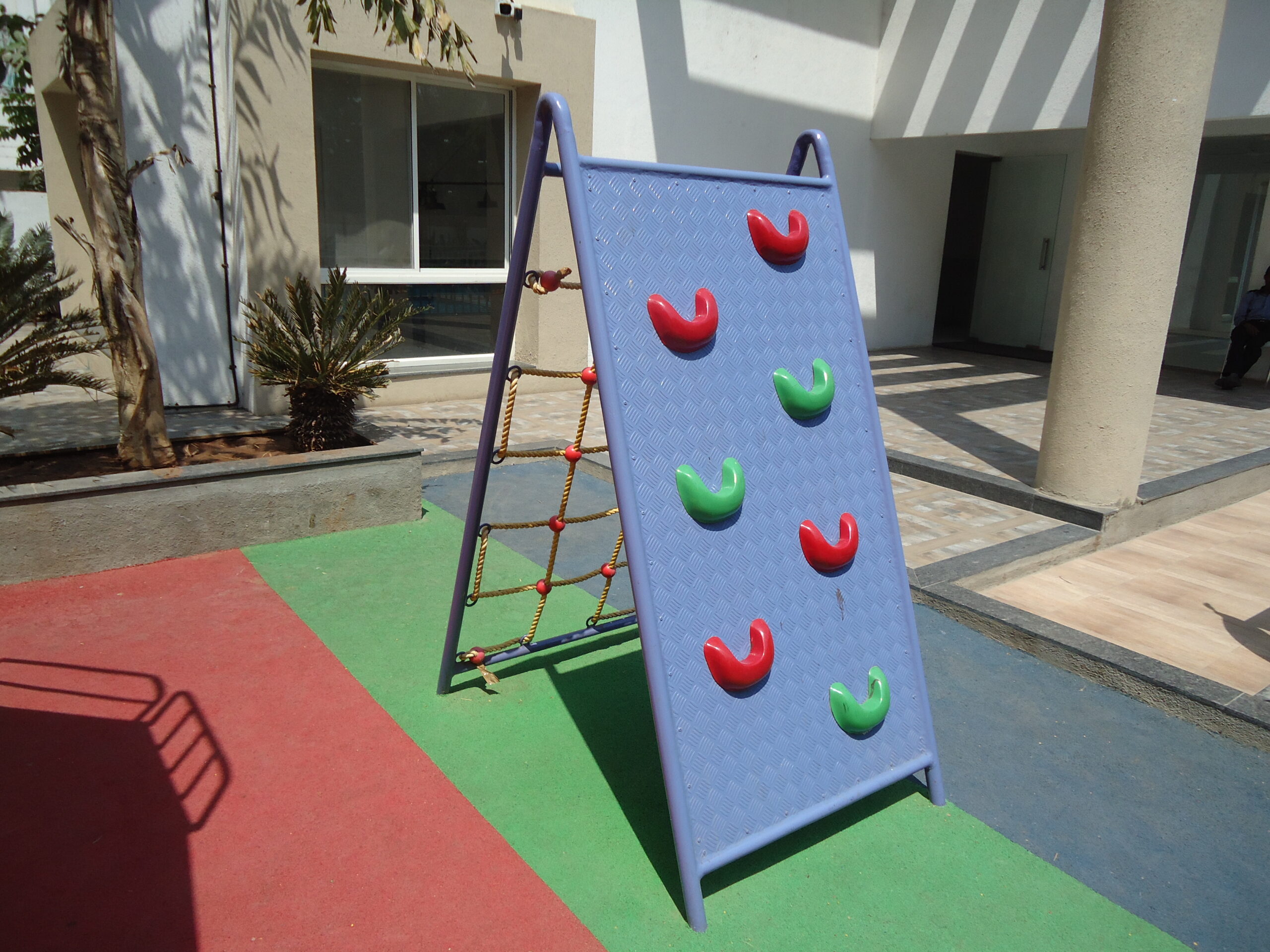 C163 - Mountain Scrambler