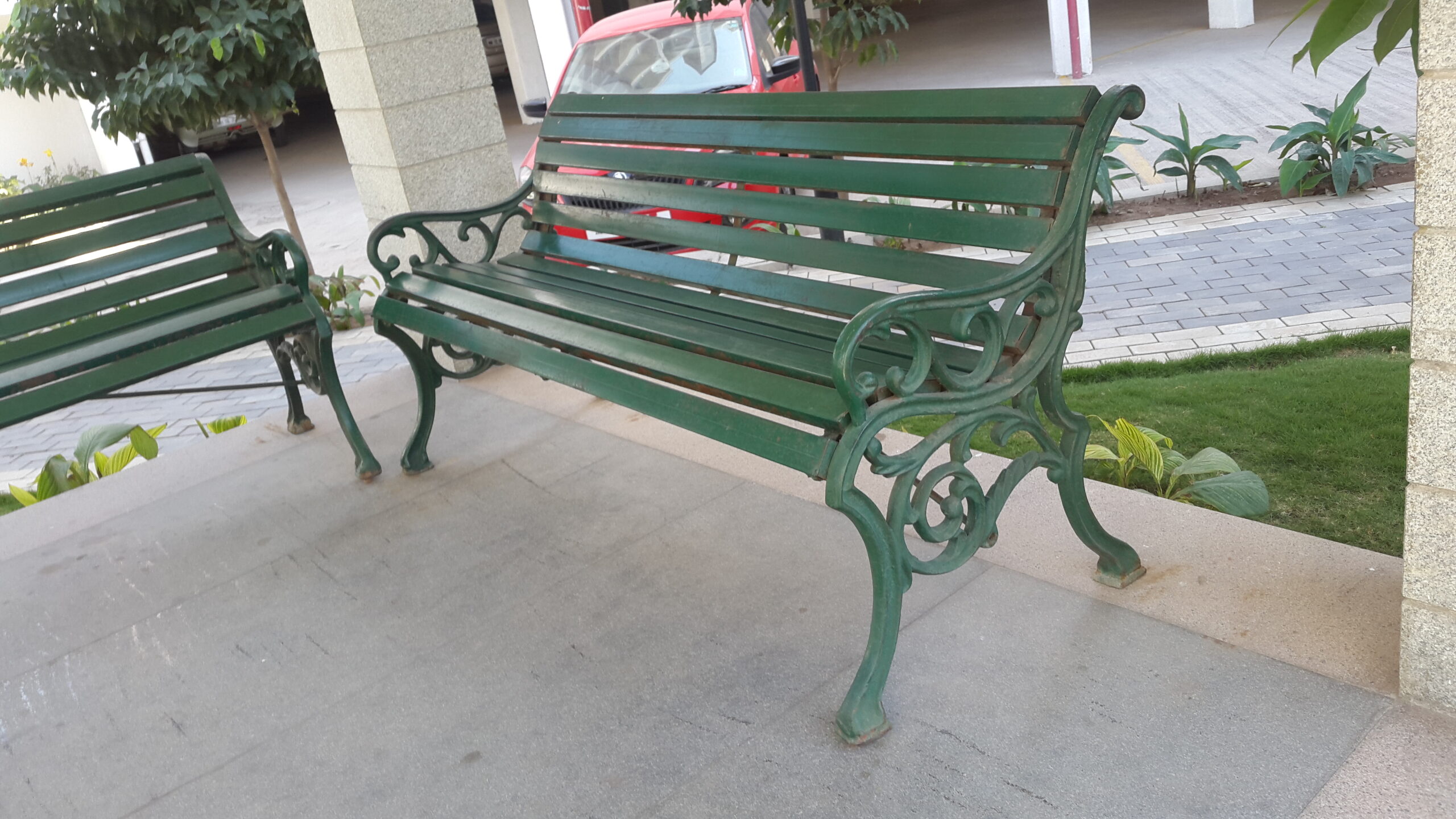 GB 156 Ornamental Metal Bench