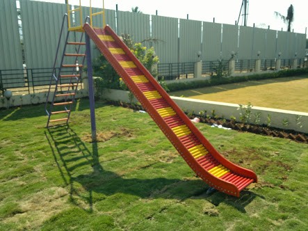 SL 195 6 feet ht Red and yellow roller slide